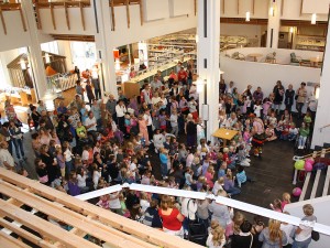 Bilde av mange barn på Sommerlesfest
